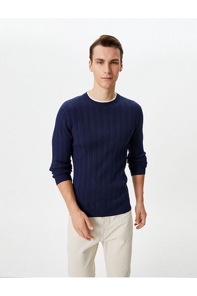 Koton Slim Fit pulóver kötöttáru texturált gallérral, részletes hosszú ujjú
