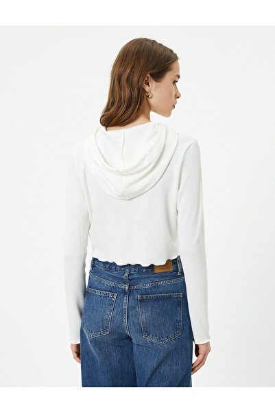 Koton Bedrucktes Crop-T-Shirt mit Kapuze und langen Ärmeln