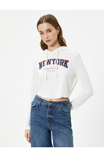 Koton Bedrucktes Crop-T-Shirt mit Kapuze und langen Ärmeln