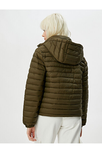 Koton Kısa Şişme Mont Kapüşonlu Fermuarlı Kolları Lastikli