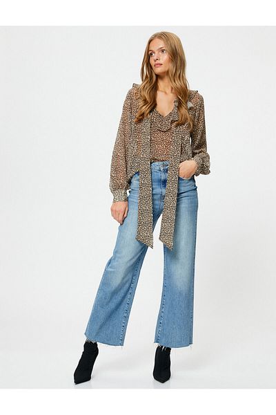 Koton Bluse mit Leopardenmuster, Schalkragen, Rüschenfensterdetail