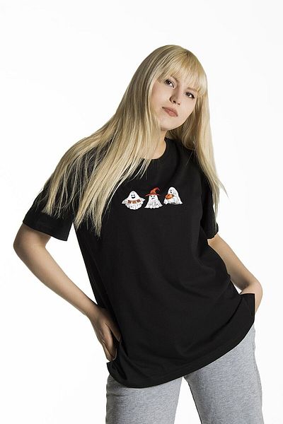 Moda Glo Tricou oversize din bumbac cu gât negru cu imprimeu fantomă pentru femei