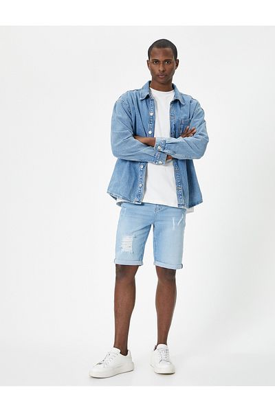 Koton Zerrissene Jeansshorts im Slim Fit mit aufgenähten Knöpfen und Taschen