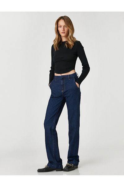 Koton Gerippter Crop-Strickpullover mit korsettdetaillierten Ärmeln