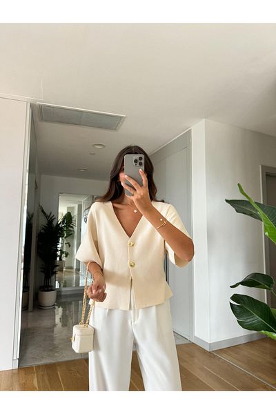 manana fashion Cardigan cu mânecă liliac cu nasturi aurii crem
