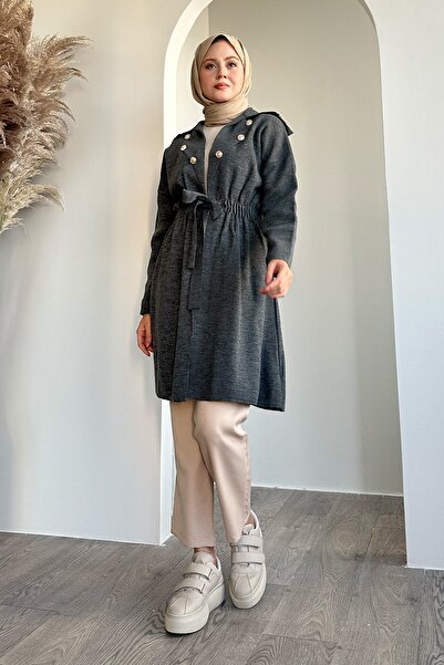 InStyle Detail tlačítka Krajkový šedý pletený svetr