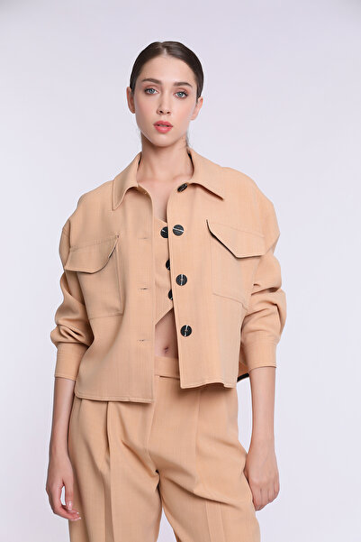 Yake Çift Cep Detaylı Siyah Düğmeli Ceket