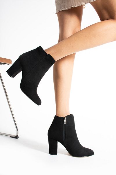 La Limar Black Suede 8.5 cm Thick Heeled Round Toe Women's Heeled Boots