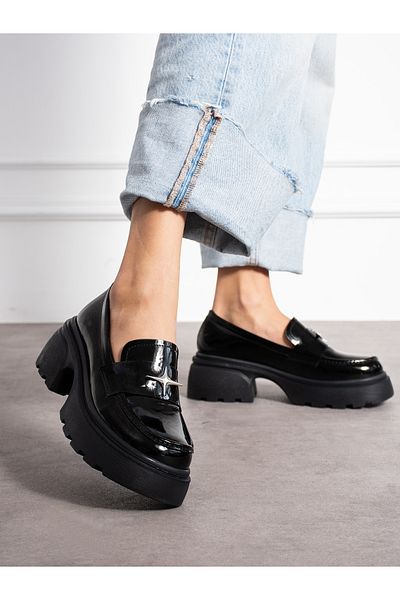 Alemdar Shoes Дамски мокасини PISANA от черна лачена кожа с катарама