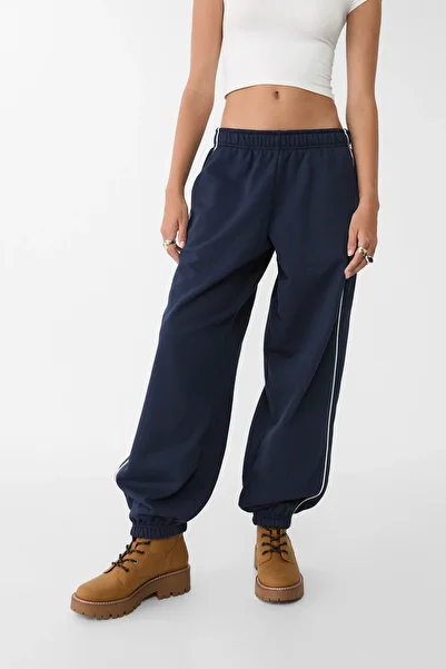 Stradivarius عداء مع الأنابيب