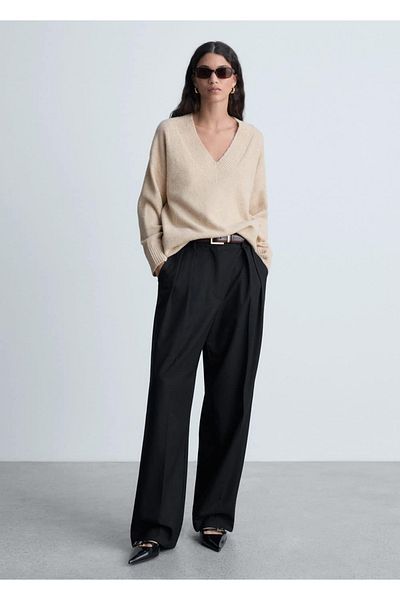 MANGO Woman Oversize-Pullover mit spitzem Kragen
