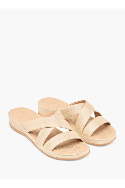 Flora Bella by Shoexpress صندل سهل الارتداء بأشرطة متقاطعة من فلورا بيلا