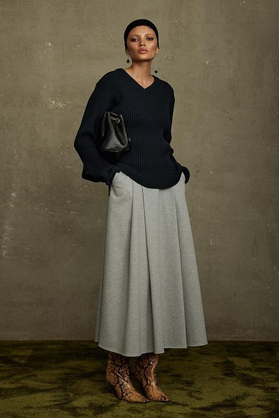 Suud Collection Navy Blue Role V-Neck Sweater