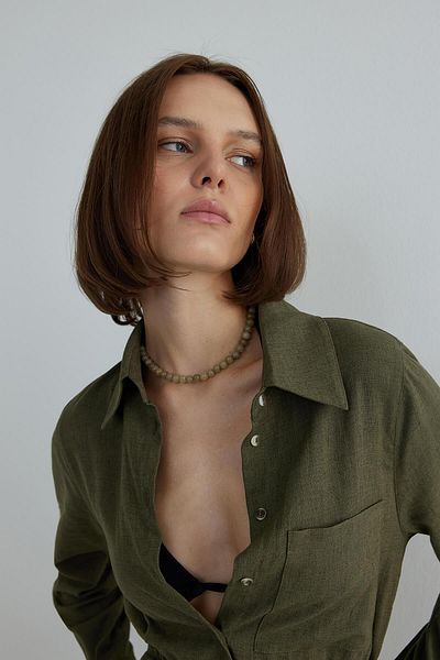 Suud Collection Khaki lněné šaty - zavinutý límec, bezbarvá barva