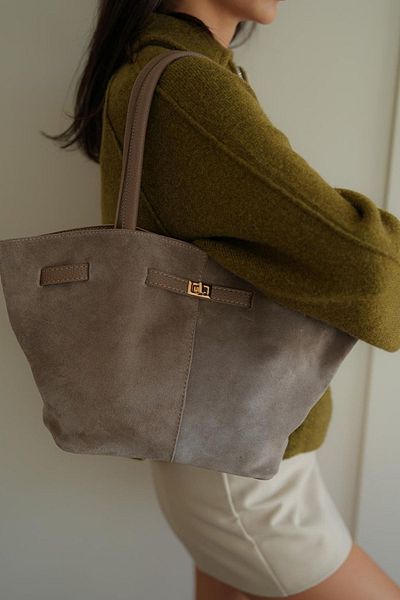 Lifonbag Дамска велурена чанта за рамо и ръка с дълга каишка с магнит от естествена кожа