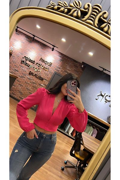 Daves Cămașă crop cu mânecă cu balon cu nasturi în față de culoare fuchsia