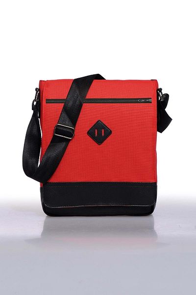 Bagorama Чанта за през рамо Orjin Unisex 11 Vertical Messenger Crossbody - червена