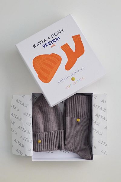 Katia&Bony Ανδρικό σετ πλεκτό μπερέ και κασκόλ Premium σε κουτί σε σκούρο γκρι