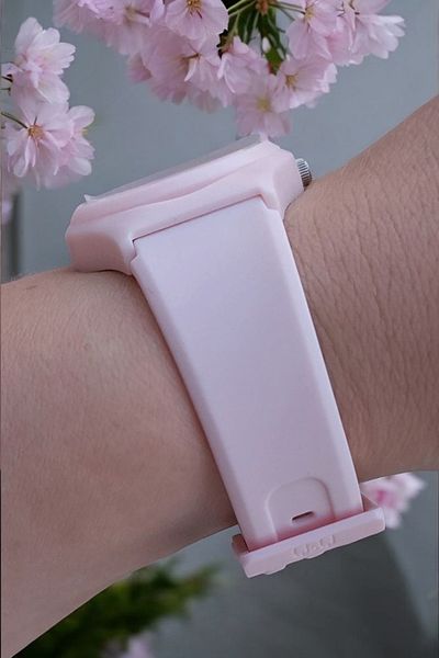 Q&Q 10 Atm Waterproof Silvery, Pink Girl's Wristwatch with Silicone Strap