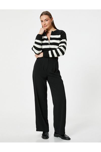 Koton Round Neck Zippered Short Knitwear Cardigan - Soft Texture