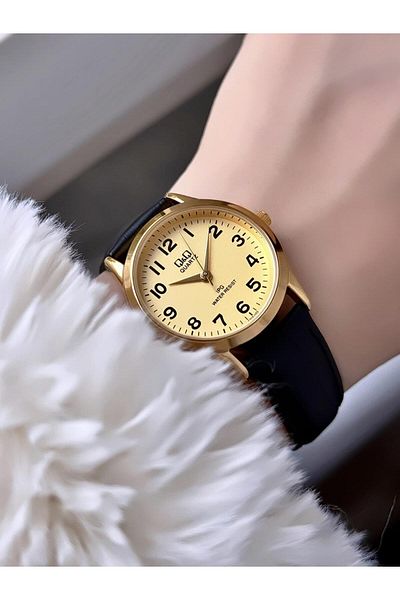 Q&Q   Minimal Elegant Slim Case Women's Leather Cord Wristwatch
