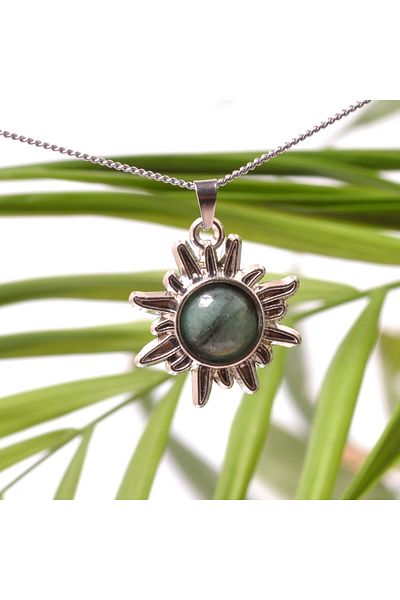 Taş Sandığı Emerald Stone Sun Necklace