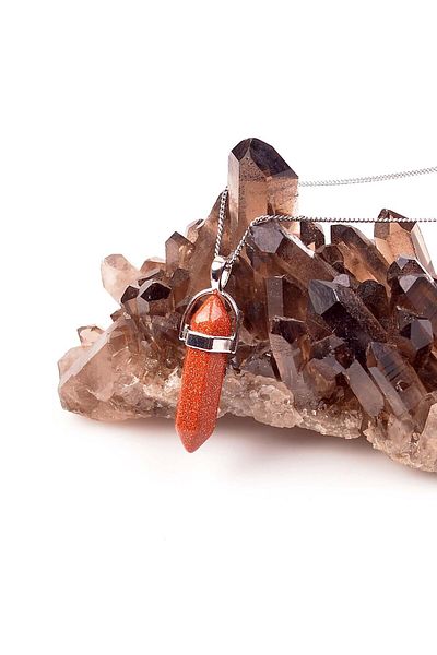 Taş Sandığı Star Patterned Stone Pencil Necklace