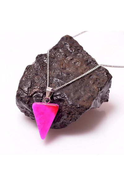 Taş Sandığı Pink Agate Stone Triangle Necklace