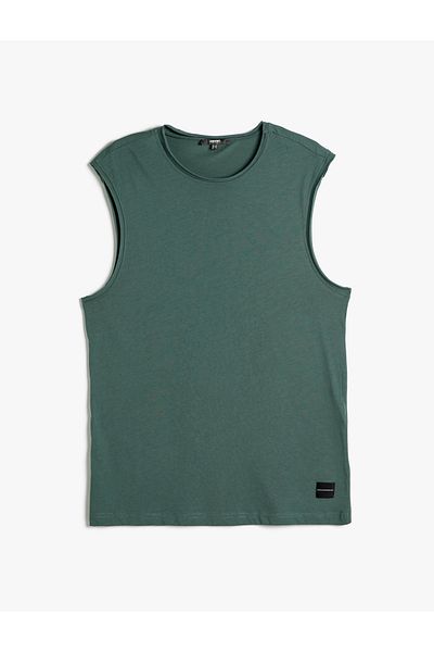 Koton Ärmelloses Basic-T-Shirt mit Rundhalsausschnitt – ausgehöhlte Ärmel und Etikettendetail