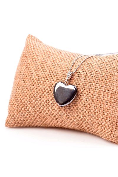 Taş Sandığı Hematite Stone Heart Necklace