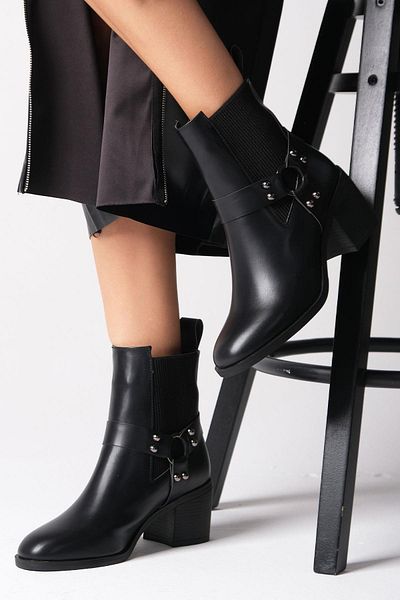 Mio Gusto Jeanne Buckle Black Elastic Women's Boots