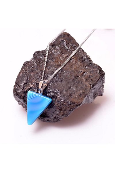 Taş Sandığı Blue Agate Stone Triangle Necklace