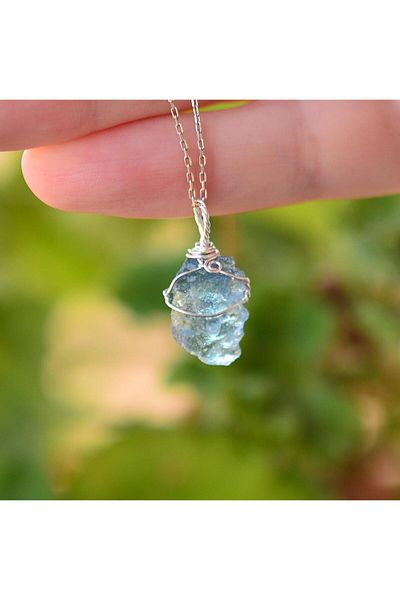 Taş Sandığı Raw Aquamarine Stone Silver Necklace