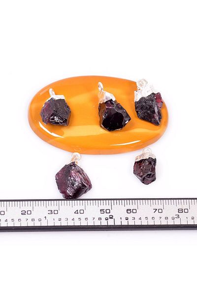 Taş Sandığı Raw Lal Stone Silver Necklace