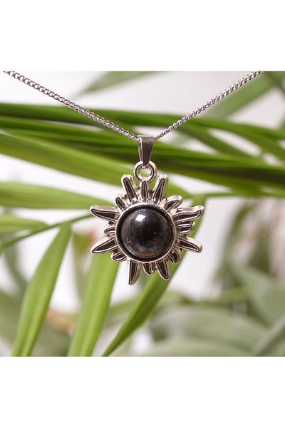 Taş Sandığı Black Tourmaline Stone Sun Necklace