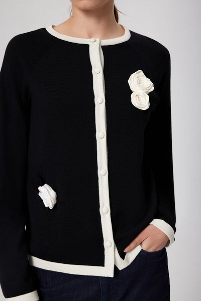 Mısırlı Cardigan de damă cu aplicație de trandafir alb și negru