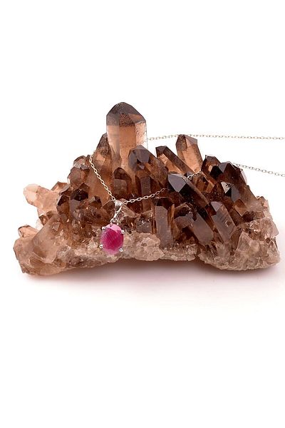 Taş Sandığı Ruby Stone Silver Necklace