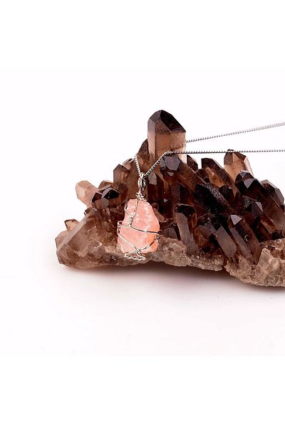 Taş Sandığı Raw Pink Quartz Stone Necklace - Wire Wrapped