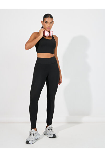 Styli بنطال ضيق بحزام خصر عريض وتفاصيل جيب على جانب الفخذ