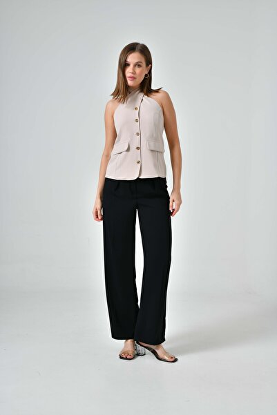 Saade Back Low-cut Vest with Jewelled Collar and Pocket Detail