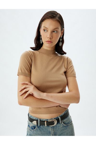 Koton Leichter Basic-Kurzarmpullover mit Stehkragen