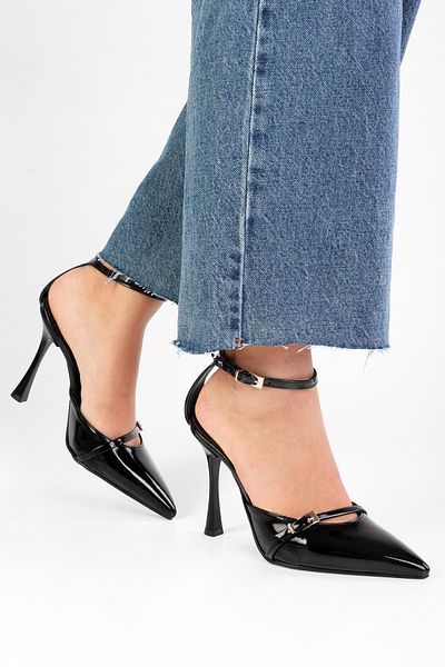 Shoeberry Damen Blair Schwarz Lackleder Gürtelschnalle Stiletto