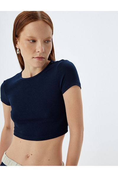 Koton Κοντό μανίκι από ύφασμα βισκόζης Crew Neck Slim Fit Crop Body