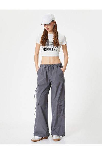 Koton Übergroße Fallschirmhose aus Baumwolle – niedrige Taille, breites Bein, Cargotasche