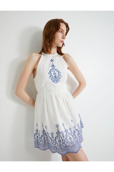 Koton Mini Neckholderkleid mit Stickereidetail – Volant