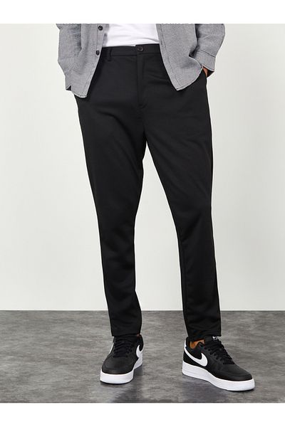 Styli Solid Slim Fit Knitted Trouser