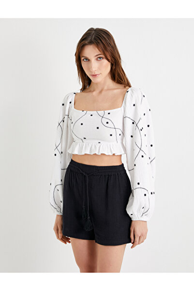 Koton Μπλούζα με μπαλόνι μανίκι Crop - Τετράγωνη λαιμόκοψη και κεντημένο βολάν Gipel