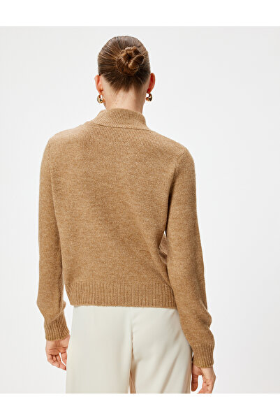 Koton Трикотажен пуловер с дълги ръкави и висока яка - мека текстура