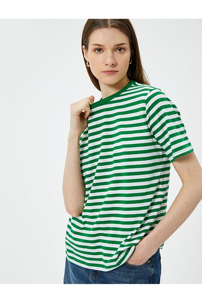 Koton Tricou cu mânecă scurtă din bumbac cu decolteu - Standard Fit