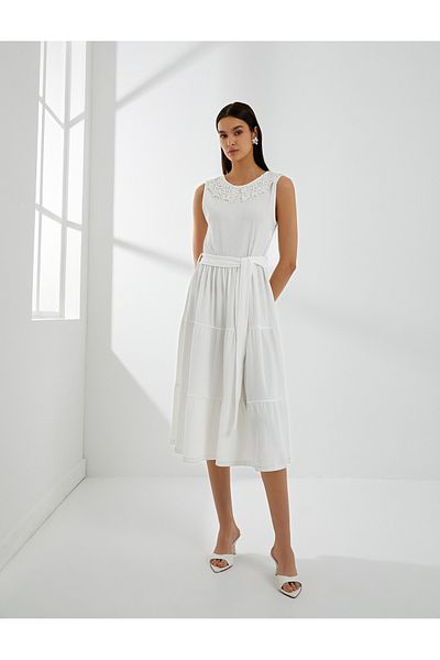 Koton Midikleid mit Spitzenkragen – ärmellos und mit Gürtel in der Taille